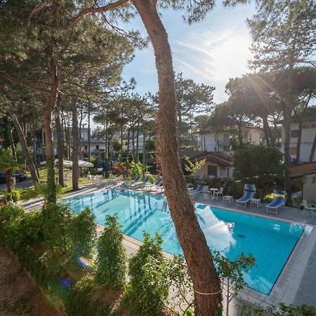 Hotel Caracas Lignano Sabbiadoro Dış mekan fotoğraf