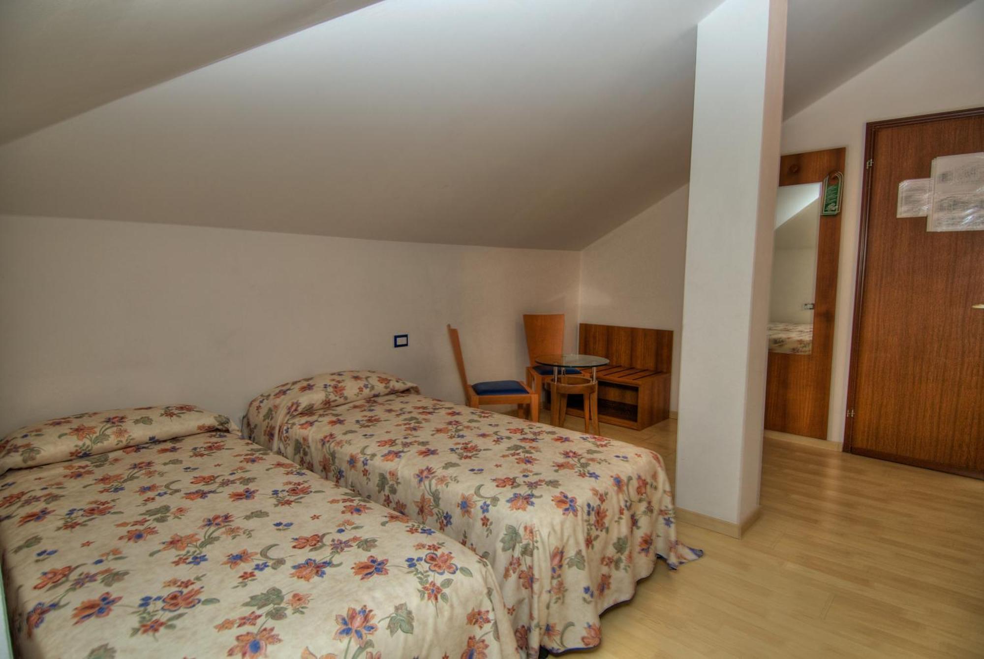 Hotel Caracas Lignano Sabbiadoro Dış mekan fotoğraf