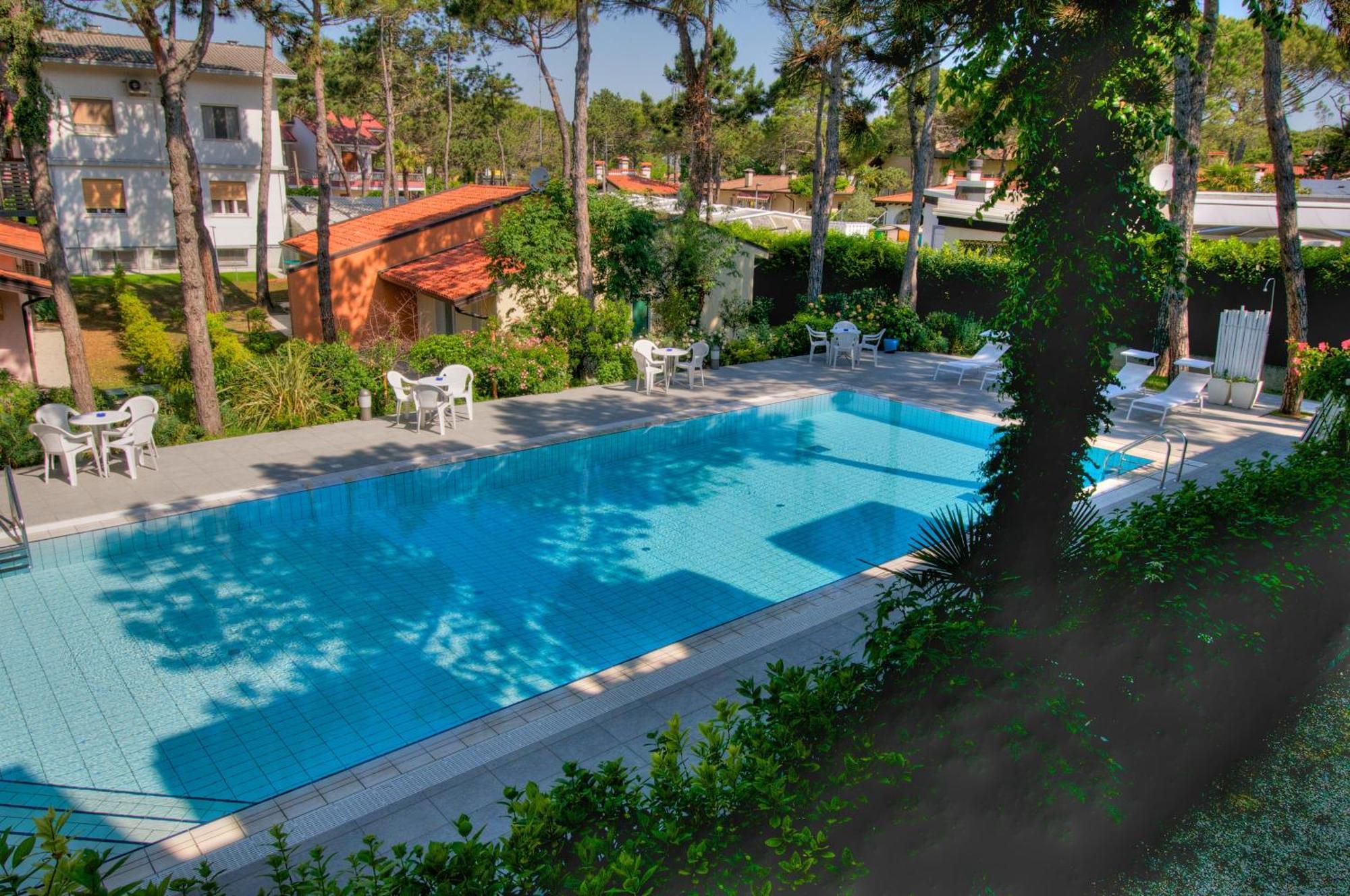 Hotel Caracas Lignano Sabbiadoro Dış mekan fotoğraf