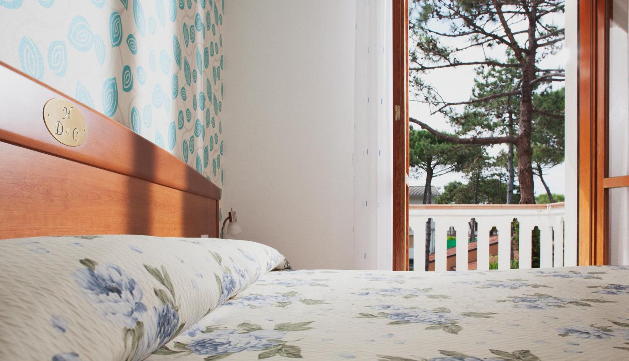 Hotel Caracas Lignano Sabbiadoro Dış mekan fotoğraf