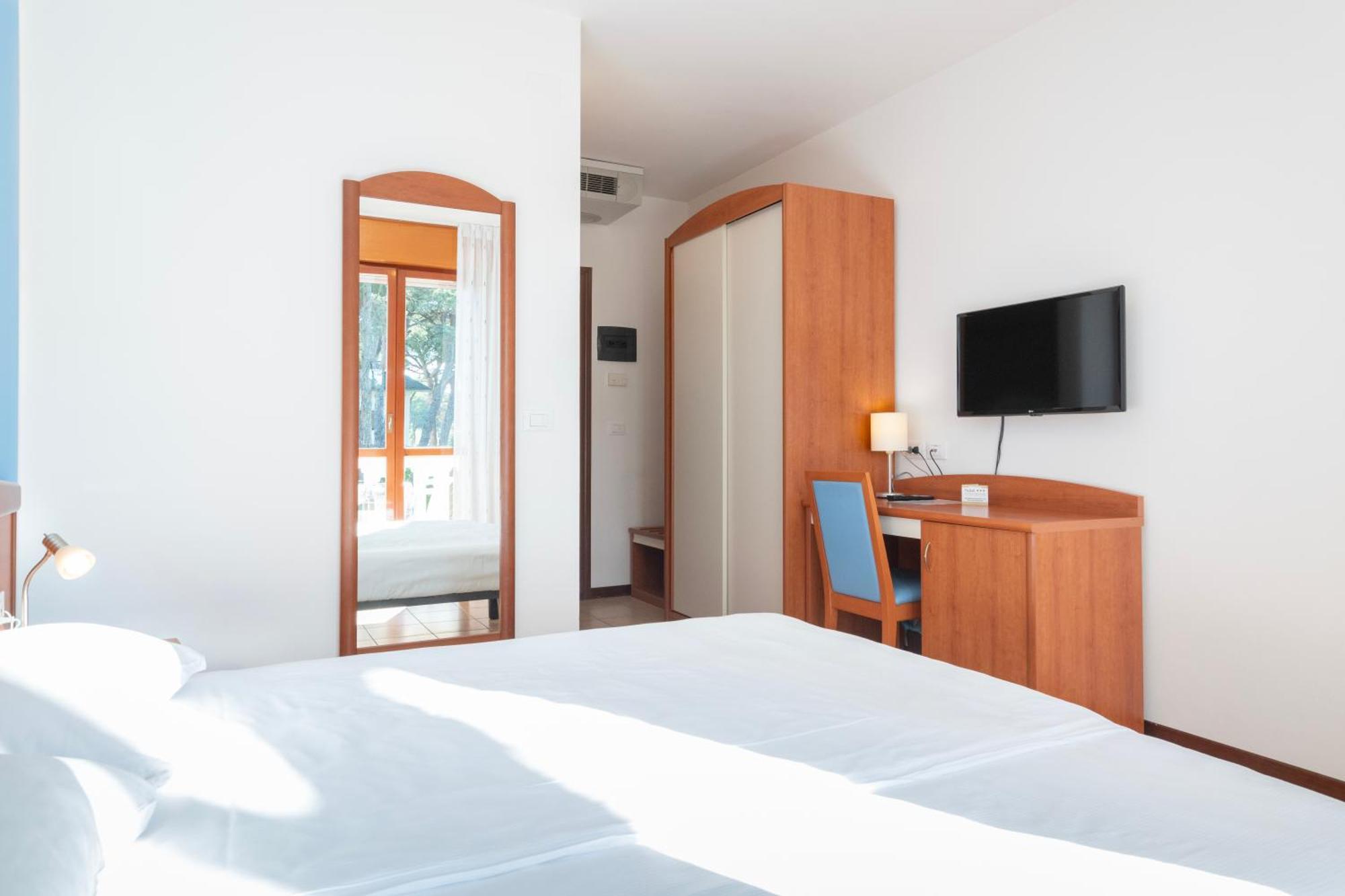 Hotel Caracas Lignano Sabbiadoro Dış mekan fotoğraf