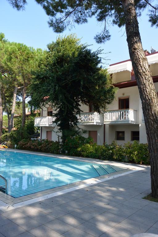 Hotel Caracas Lignano Sabbiadoro Dış mekan fotoğraf